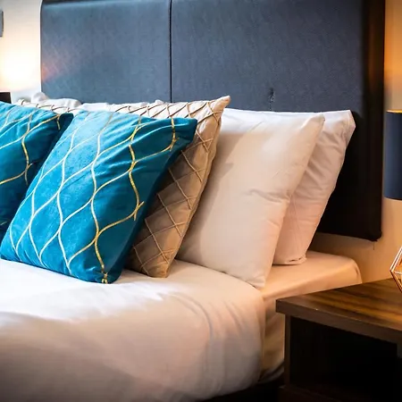 Haus Centre 2 Bedroom L Parking L Balcony L Wifi L Smart Tv L Arcadian L China Town Apartment